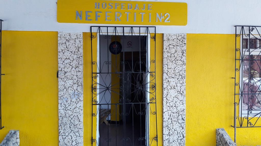 Nefertiti #2 Pensión